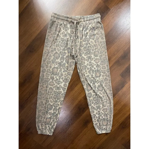 LNA Revolve Brushed Rib Joggers Leopard Print Cheetah Soft Loungewear Cozy Sz L - Picture 2 of 8